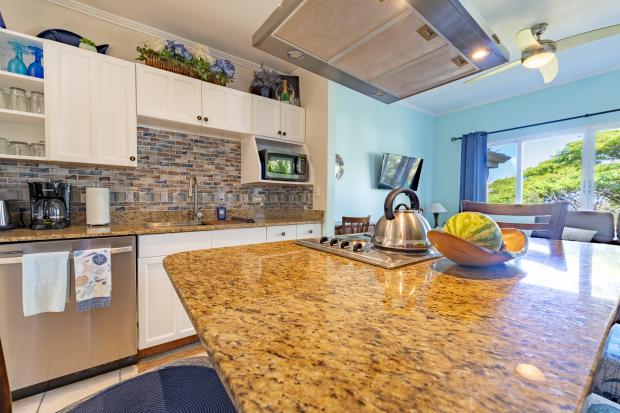 Surfside Towers Condo, Unit 304: Walk to beach