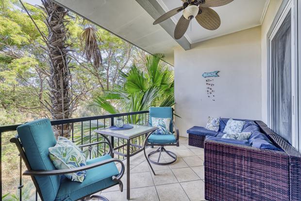Surfside Towers Condo, Unit 304: Walk to beach