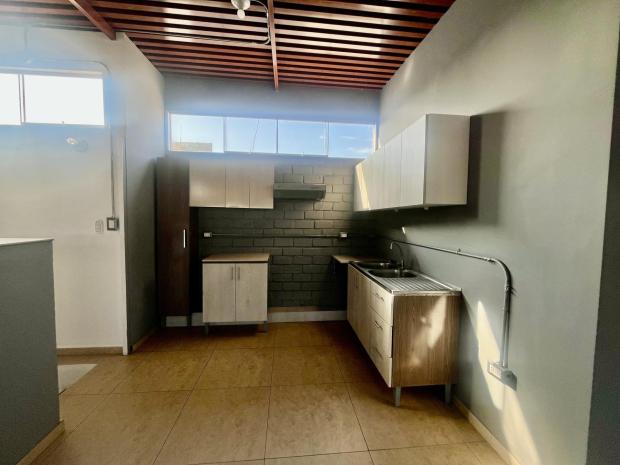 UNFURNISHED DUPLEX MIRAFLORES 3 BED 2 BATHS  FOR SALE