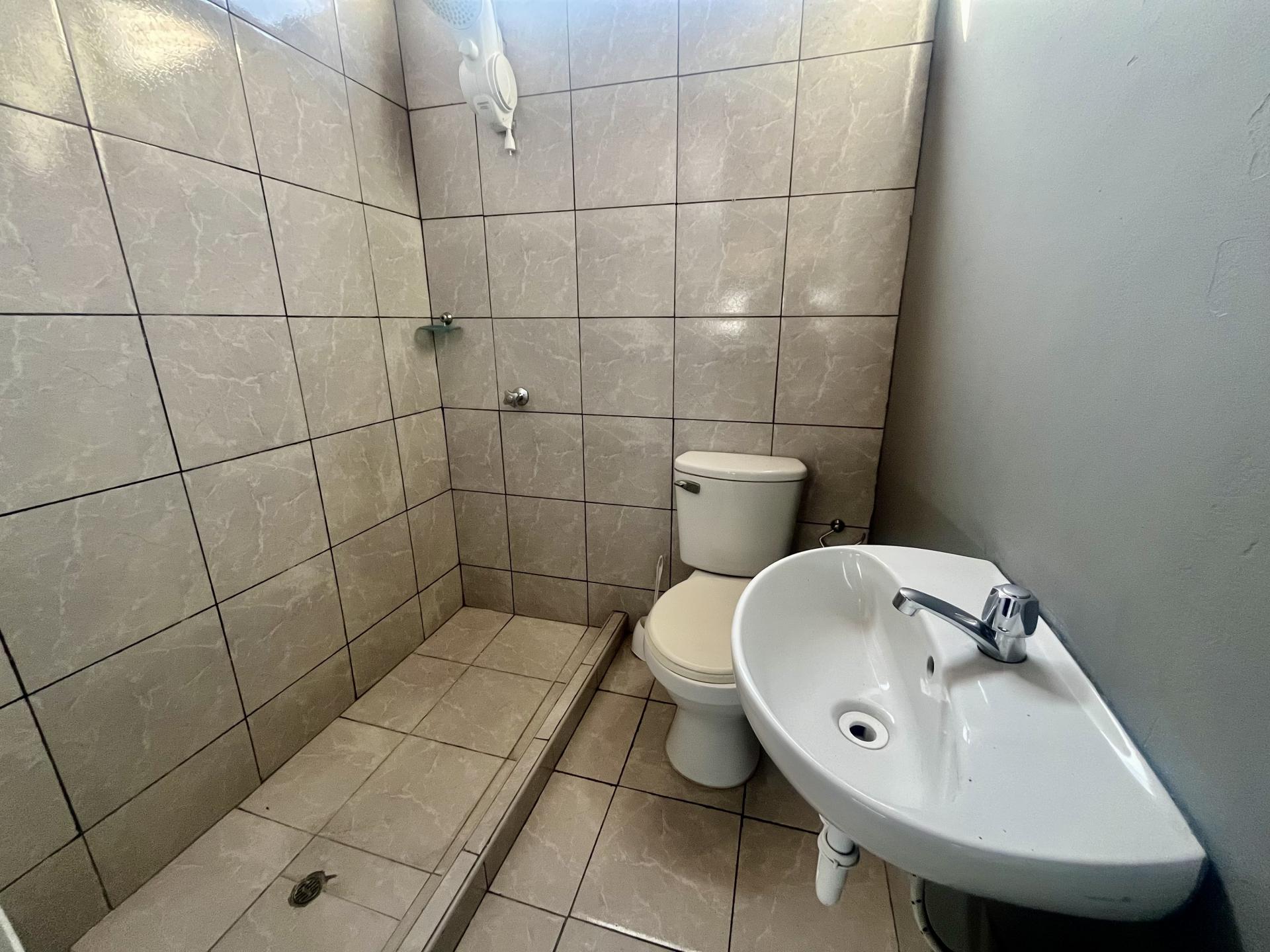 DUPLEX SIN AMOBLAR MIRAFLORES 3 HAB 2 BAÑOS EN VENTA