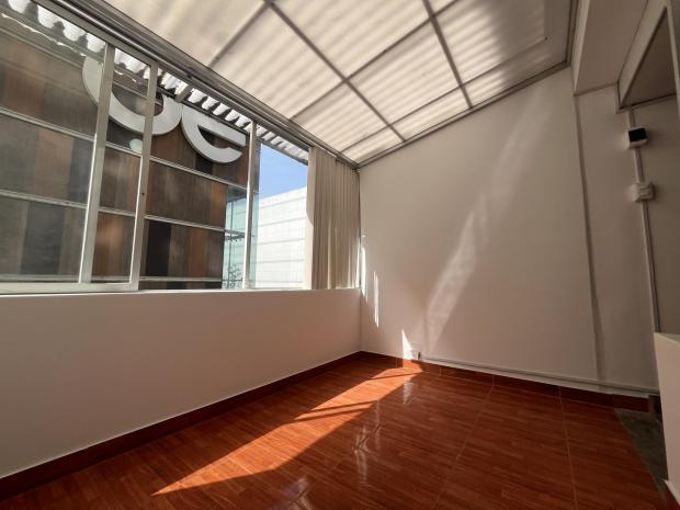 SMALL OFFICE RENTAL 15M2 MIRAFLORES  IN FRONT KENNEDY PARK