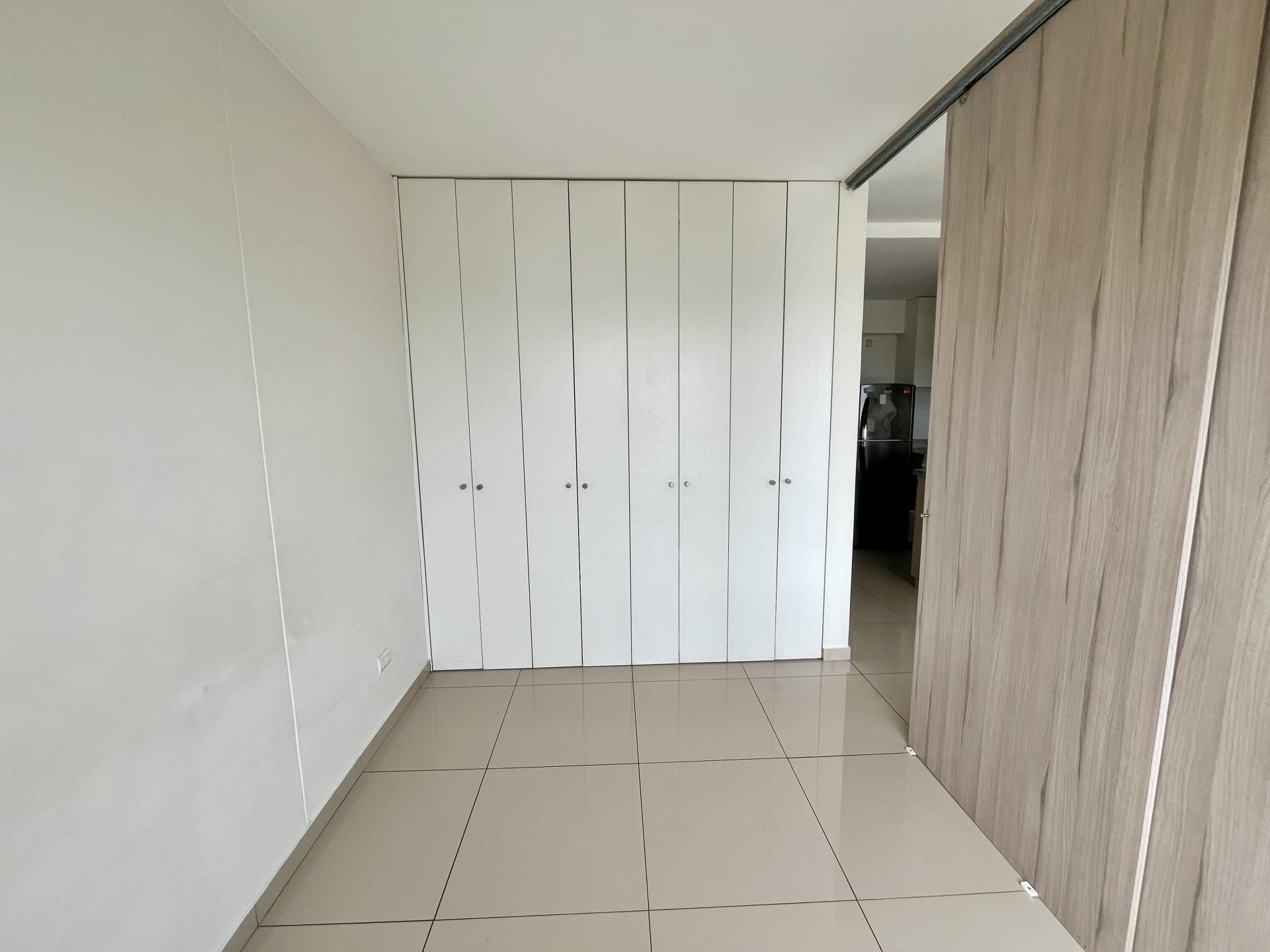 APARTMENTO SIN AMOBLAR 1HABITACION 1BA VIA EXPRESA VISTORIA LINCE PISO ALTO