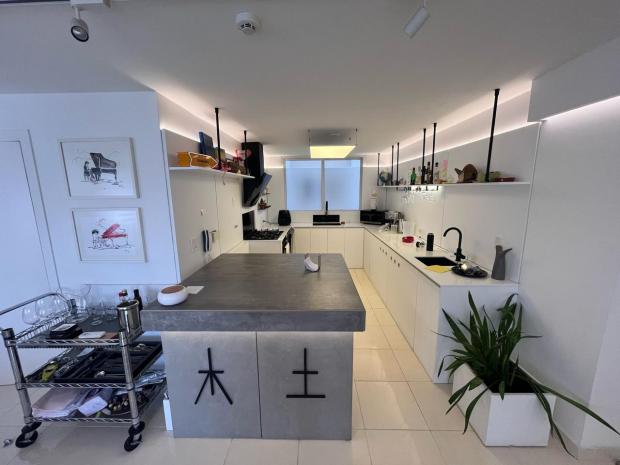 APPARTEMENT SPACIEUX DANS UN EMPLACEMENT STRATÉGIQUE – PH TWIN TOWERS, MARBELLA