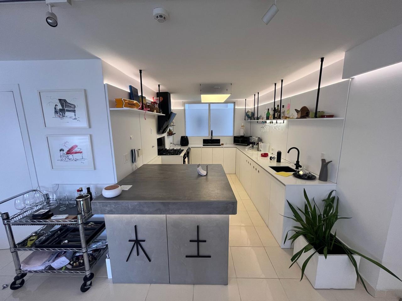 AMPLIO APARTAMENTO EN UNA UBICACIÓN ESTRATÉGICA – PH TWIN TOWERS, MARBELLA