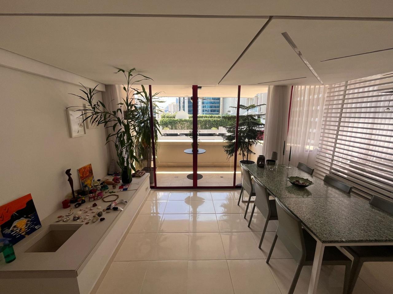 AMPLIO APARTAMENTO EN UNA UBICACIÓN ESTRATÉGICA – PH TWIN TOWERS, MARBELLA