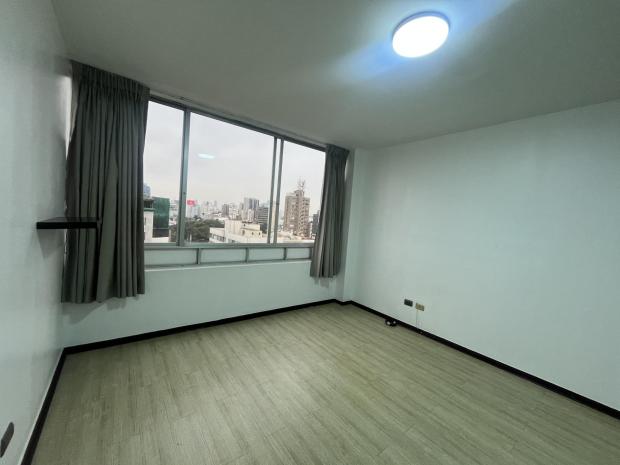 OFFICE RENTAL NEAR PARQUE KENNEDY 3 ROOMS 1 BATH MIRAFLORES