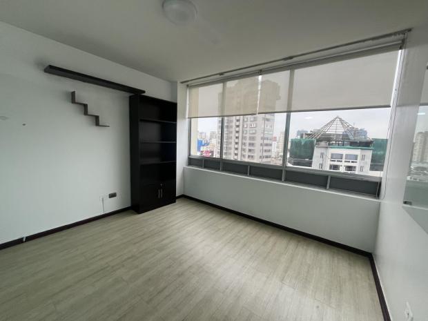 ALQUILER OFICINA CERCA PARQUE KENNEDY 3 ESPACIOS 1 BANO MIRAFLORES