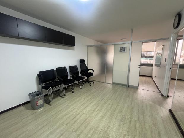 ALQUILER OFICINA CERCA PARQUE KENNEDY 3 ESPACIOS 1 BANO MIRAFLORES