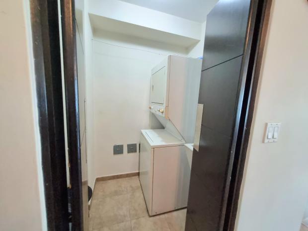 Bayfront Tower – Furnished 1BR with Balcony & Bay Views