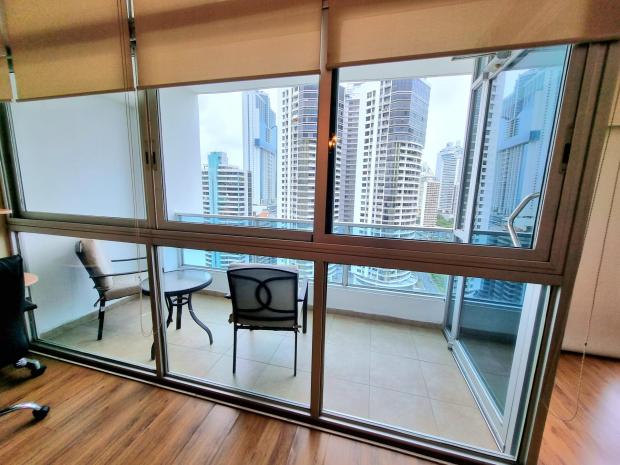 Bayfront Tower – Furnished 1BR with Balcony & Bay Views