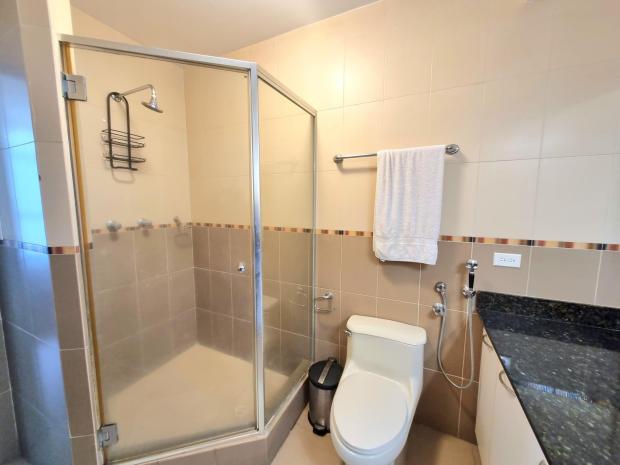 Bayfront Tower – Furnished 1BR with Balcony & Bay Views