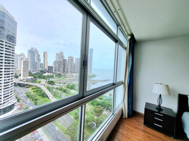 Bayfront Tower – Furnished 1BR with Balcony & Bay Views
