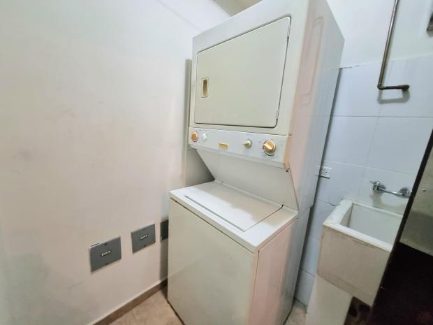 Bayfront Tower – Furnished 1BR with Balcony & Bay Views