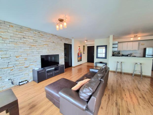 Bayfront Tower – Furnished 1BR with Balcony & Bay Views