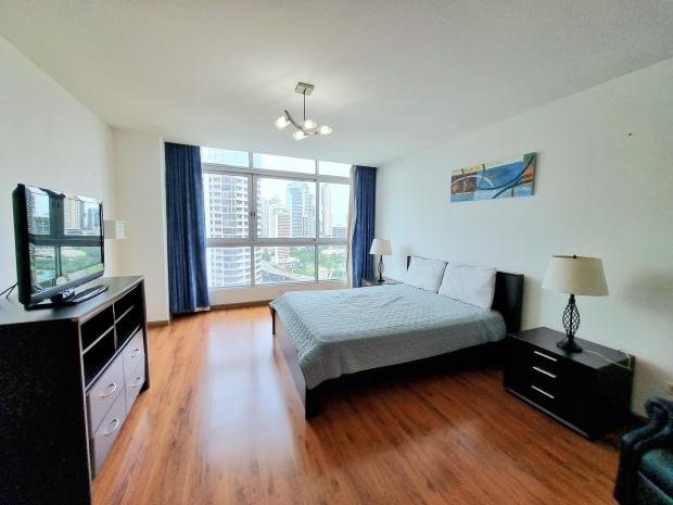 Bayfront Tower – Furnished 1BR with Balcony & Bay Views