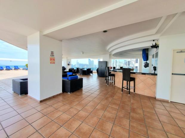 Bayfront Tower – Furnished 1BR with Balcony & Bay Views