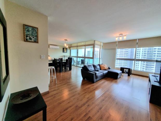Bayfront Tower – Furnished 1BR with Balcony & Bay Views
