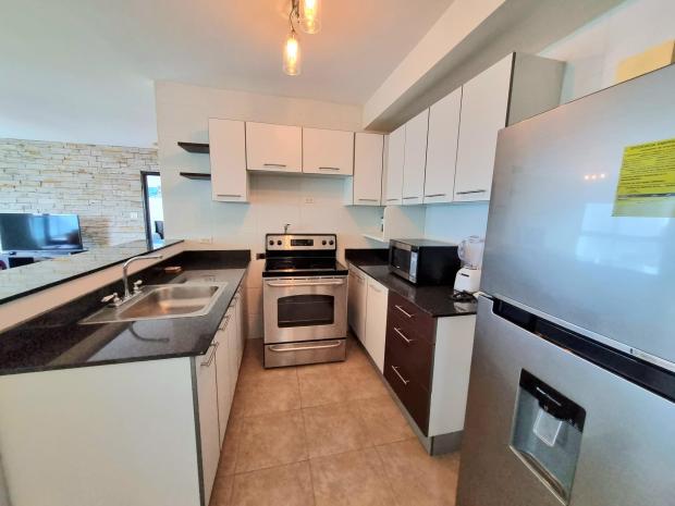 Bayfront Tower – Furnished 1BR with Balcony & Bay Views