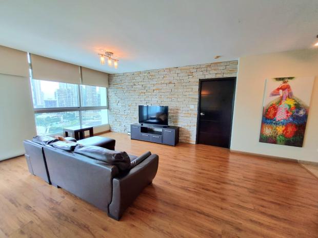 Bayfront Tower – Furnished 1BR with Balcony & Bay Views