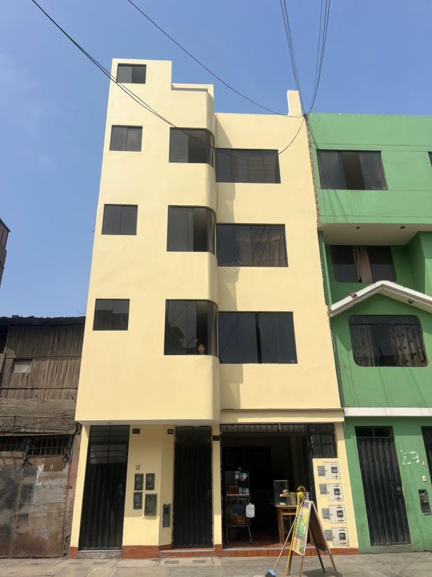FOUR-STORY BUILDING WITH STORAGE ROOM IN SAN JUAN DE LURIGANCHO