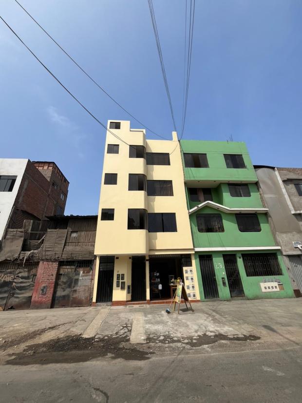 FOUR-STORY BUILDING WITH STORAGE ROOM IN SAN JUAN DE LURIGANCHO