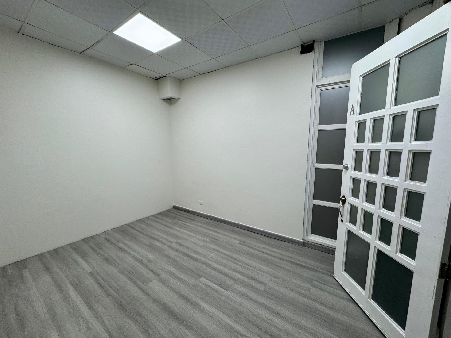 OFFICE  ON THE FIRST FLOOR OF PLAZA PAITILLA, IDEAL FOR A SHOWROOM OR OFFICE