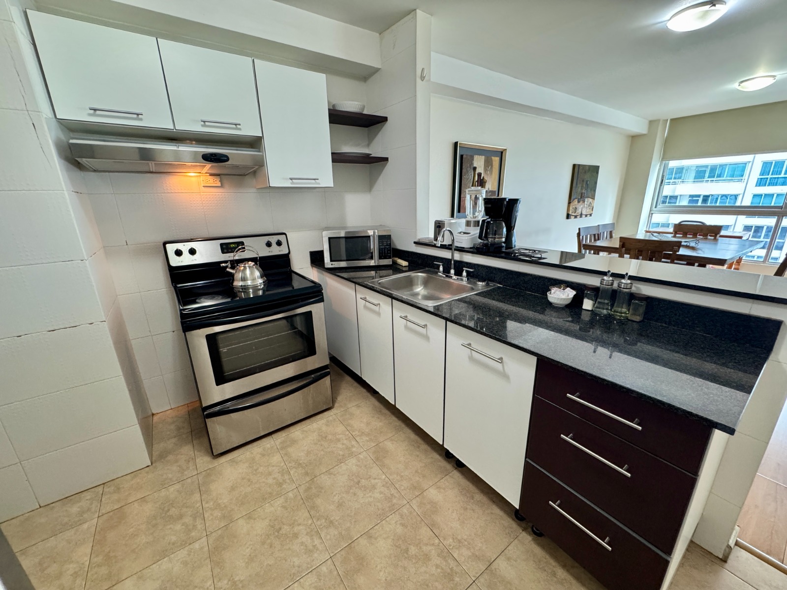 Ocean View Apartment in Balboa Ave. Bayfront Tower, 1BR, 1.5 BA