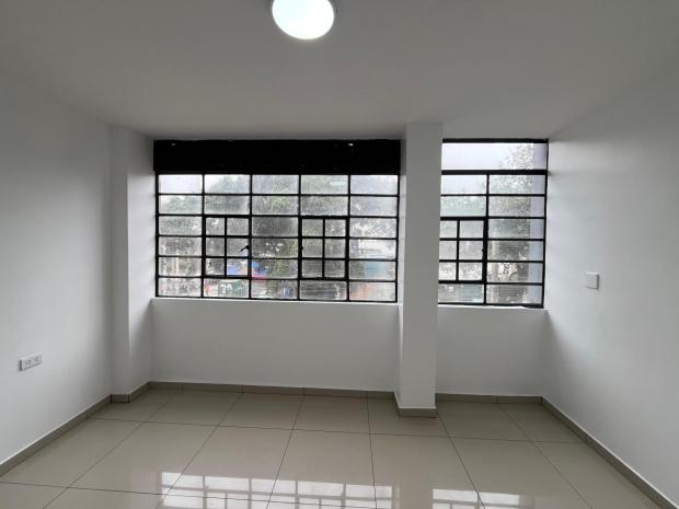 TWO-STORY OFFICE AND WAREHOUSE FOR RENT 4 ROOMS 1 BATHROOM SURQUILLO