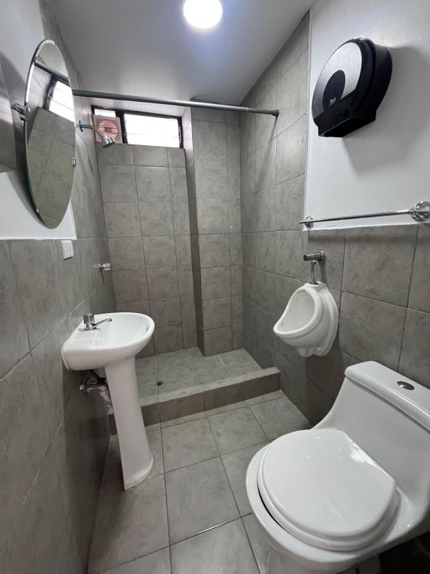 TWO-STORY OFFICE AND WAREHOUSE FOR RENT 4 ROOMS 1 BATHROOM SURQUILLO