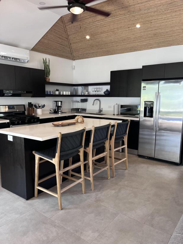 Beautiful 3 bedroom, 3 bath brand new home plus casita- Tamarindo