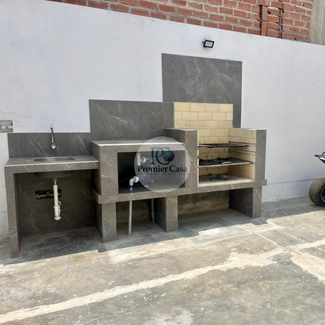 HERMOSA CASA AMOBLADA DE DOS PISOS CON BALCON EN SAN BARTOLO 5HAB 3BAÑ 2DEP