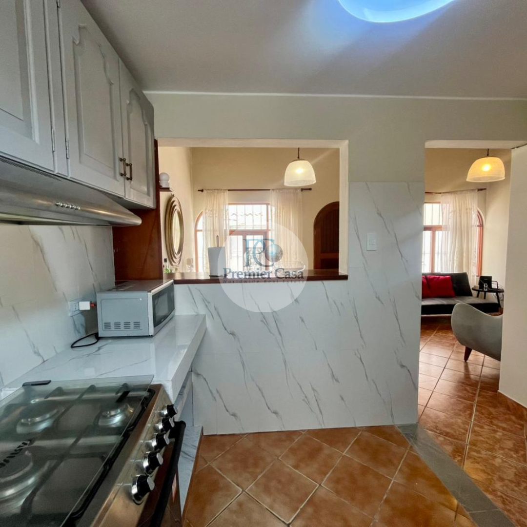 HERMOSA CASA AMOBLADA DE DOS PISOS CON BALCON EN SAN BARTOLO 5HAB 3BAÑ 2DEP