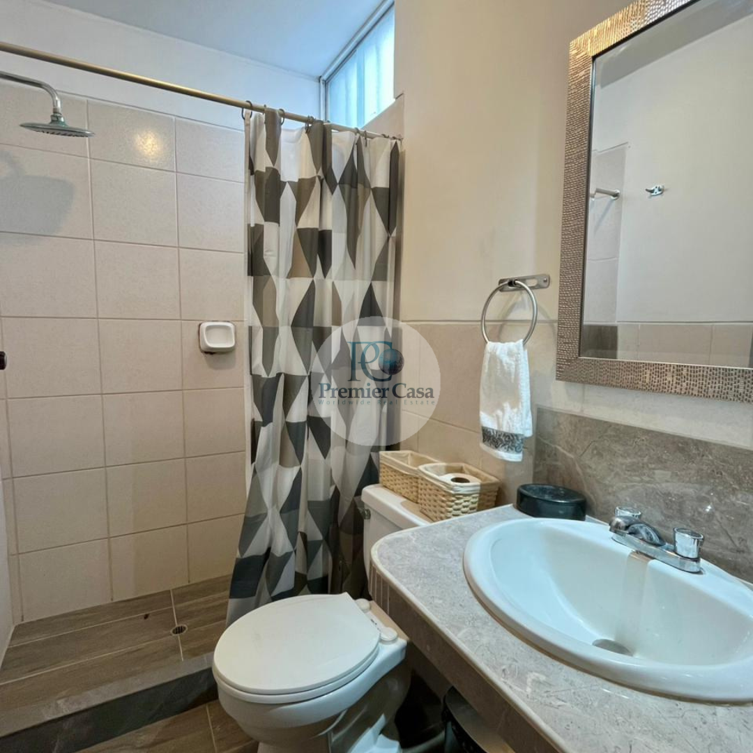 HERMOSA CASA AMOBLADA DE DOS PISOS CON BALCON EN SAN BARTOLO 5HAB 3BAÑ 2DEP