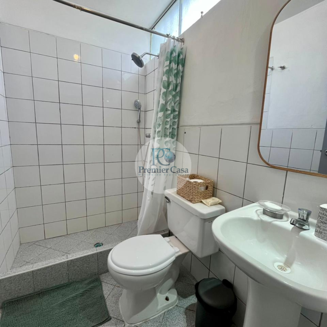 HERMOSA CASA AMOBLADA DE DOS PISOS CON BALCON EN SAN BARTOLO 5HAB 3BAÑ 2DEP