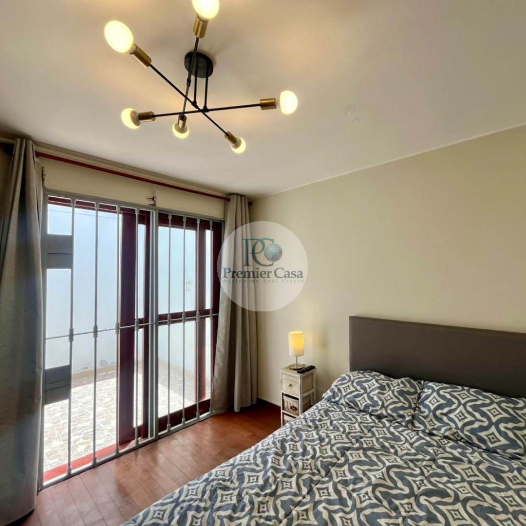 HERMOSA CASA AMOBLADA DE DOS PISOS CON BALCON EN SAN BARTOLO 5HAB 3BAÑ 2DEP