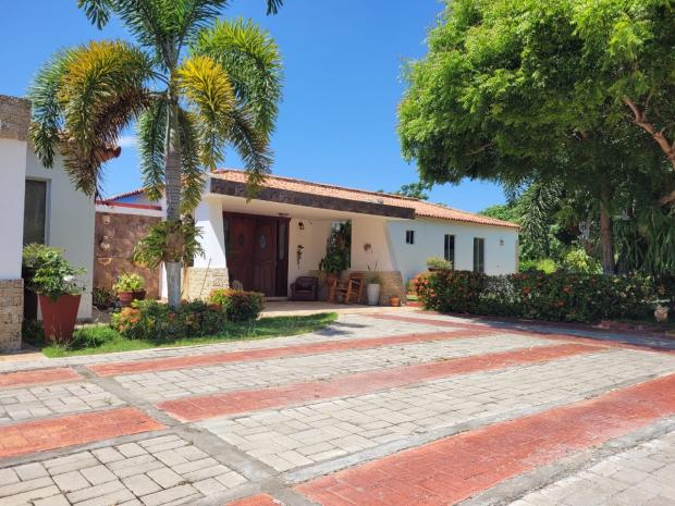Cartagena, Casa Finca, Gated community, 7 bedroom getaway