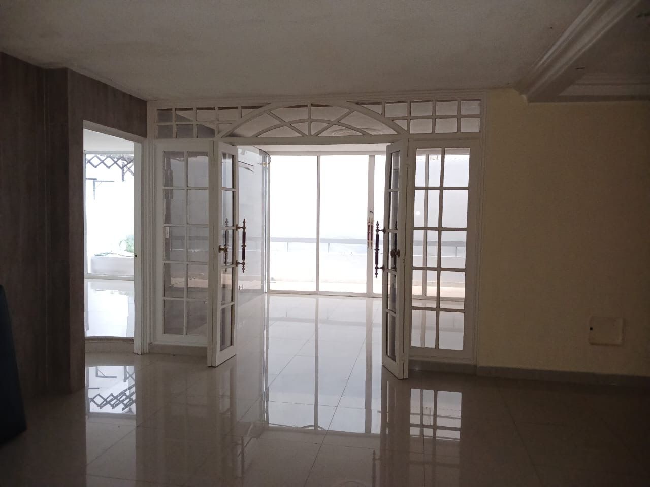 PH La Gaviota 1A – Spacious Apartment for Sale in Bella Vista, Avenida Balboa