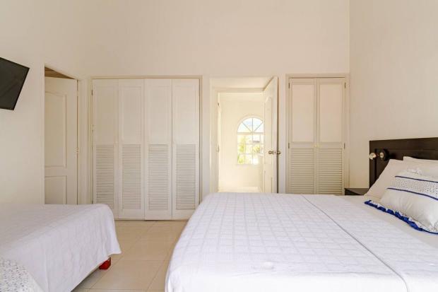 Cartagena, La Boquilla, Rare Beachfront townhouse for sale