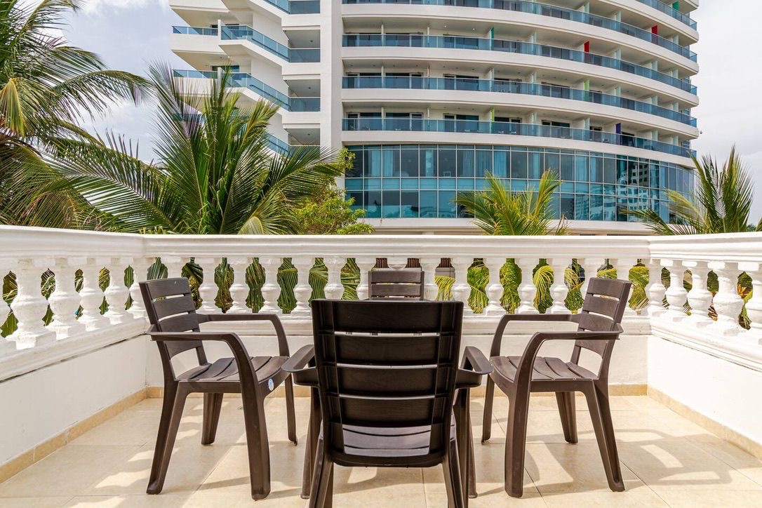 Cartagena, La Boquilla, Rare Beachfront townhouse for sale