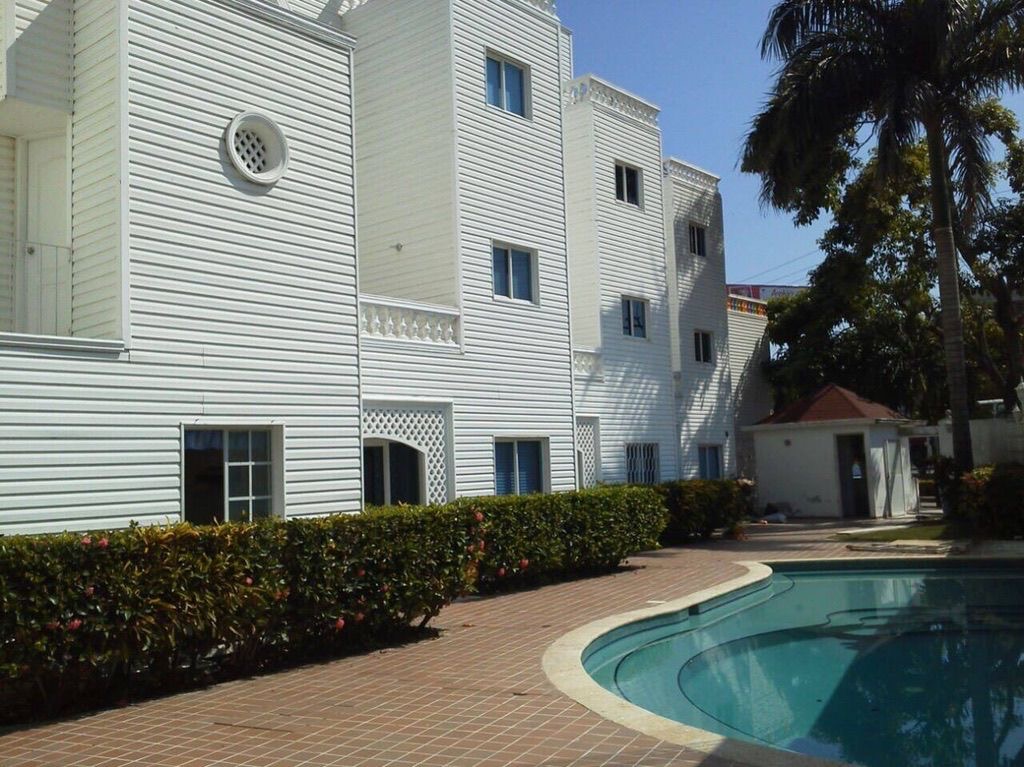 Cartagena, La Boquilla, Rare Beachfront townhouse for sale