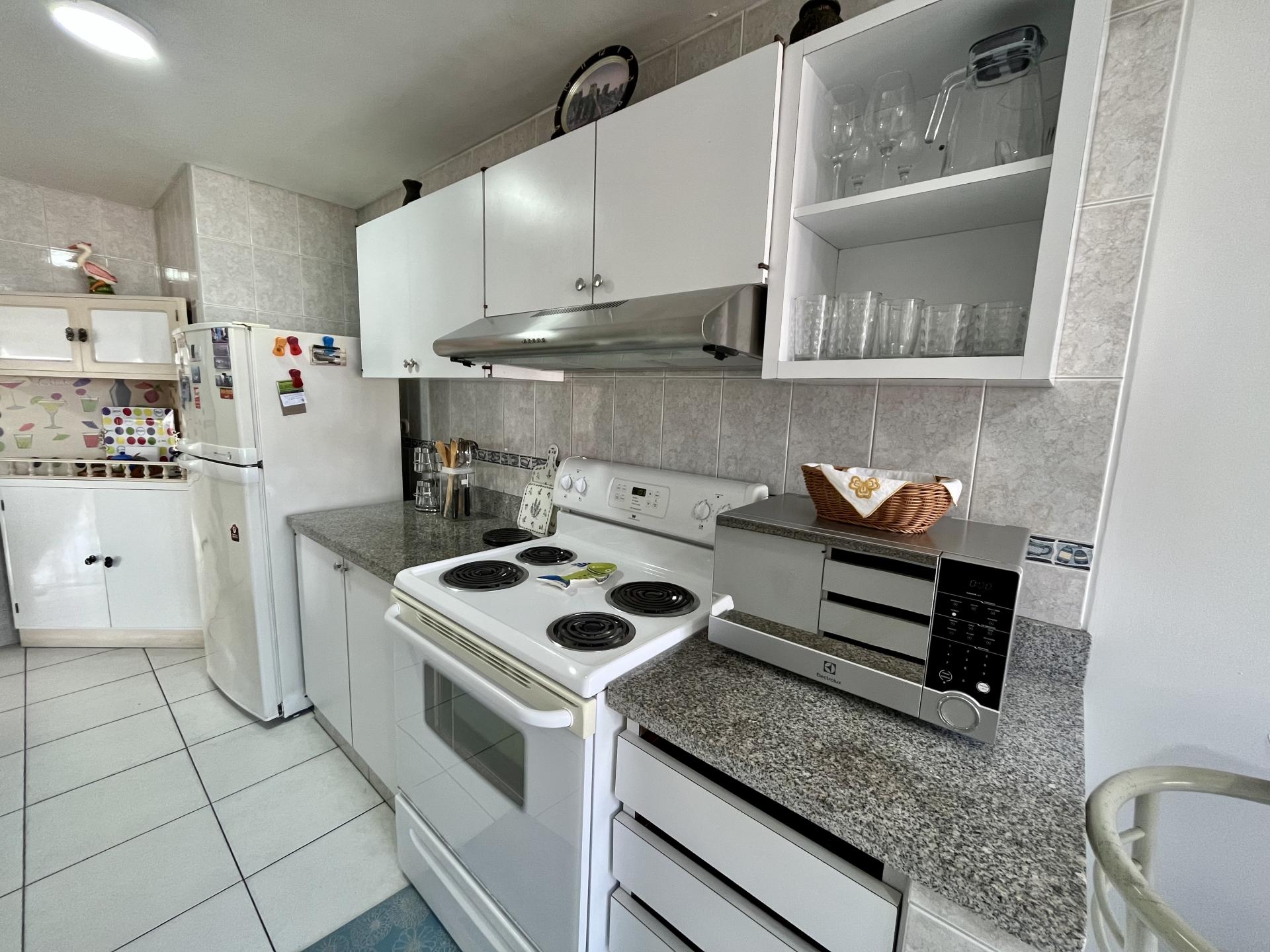 IMPRESIONANTE APARTAMENTO MIRAFLORES 3HAB 3BA FRENTE AL PARQUE KENNEDY