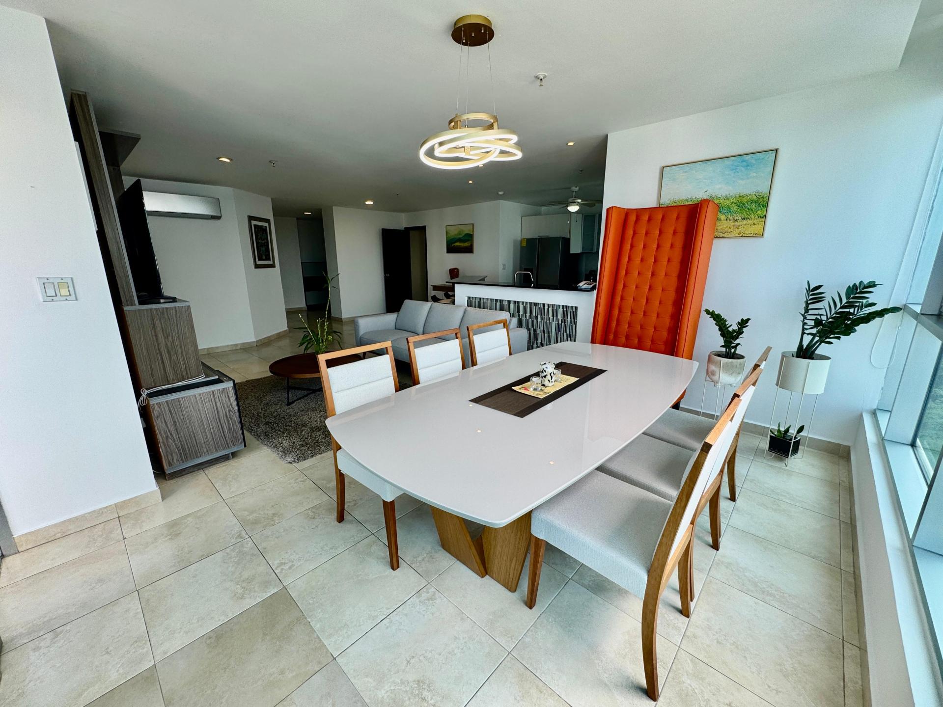 Apartamento Amoblado de 2 Habitaciones en PH Riverside Costa del Este