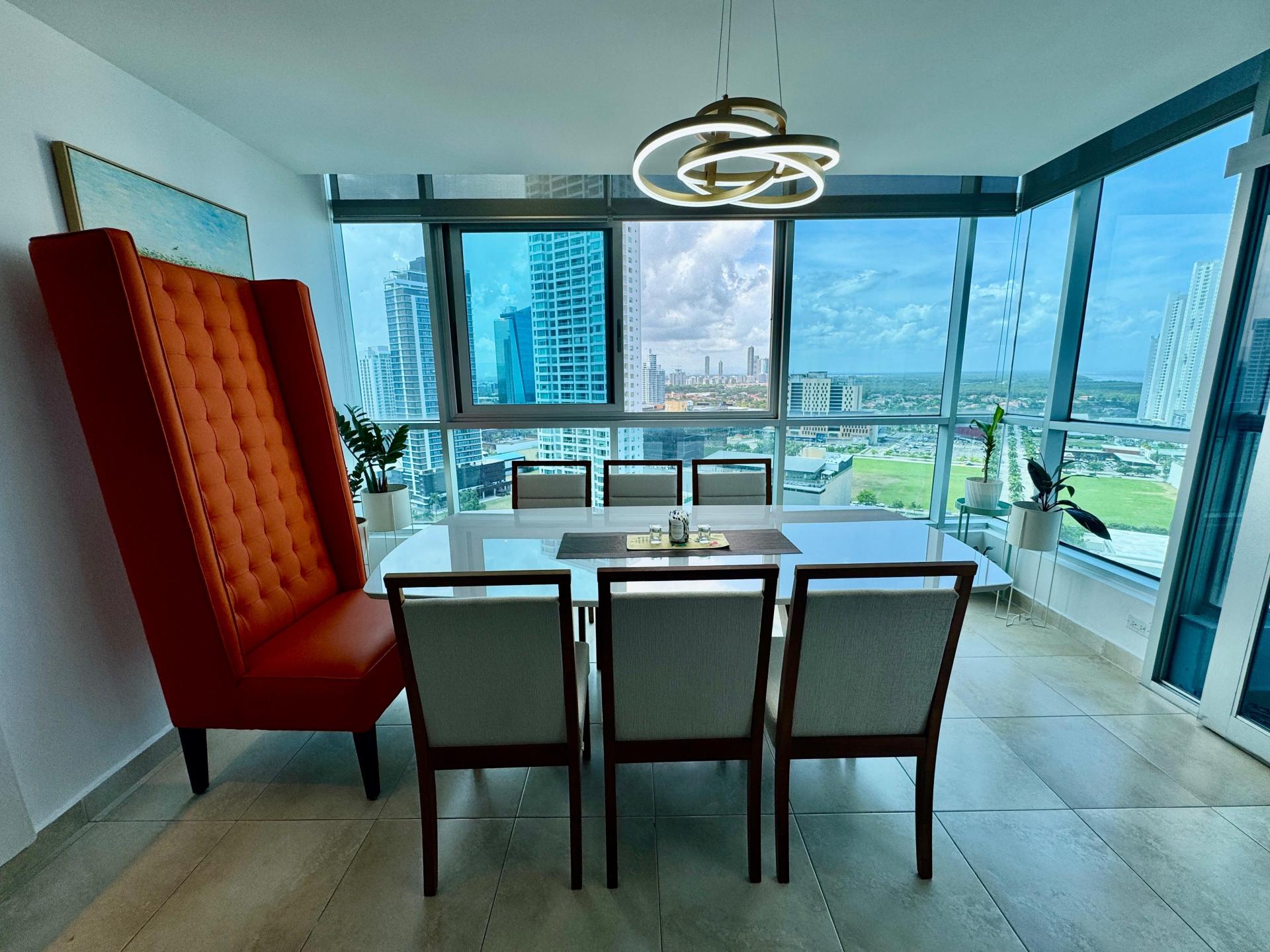 Apartamento Amoblado de 2 Habitaciones en PH Riverside Costa del Este