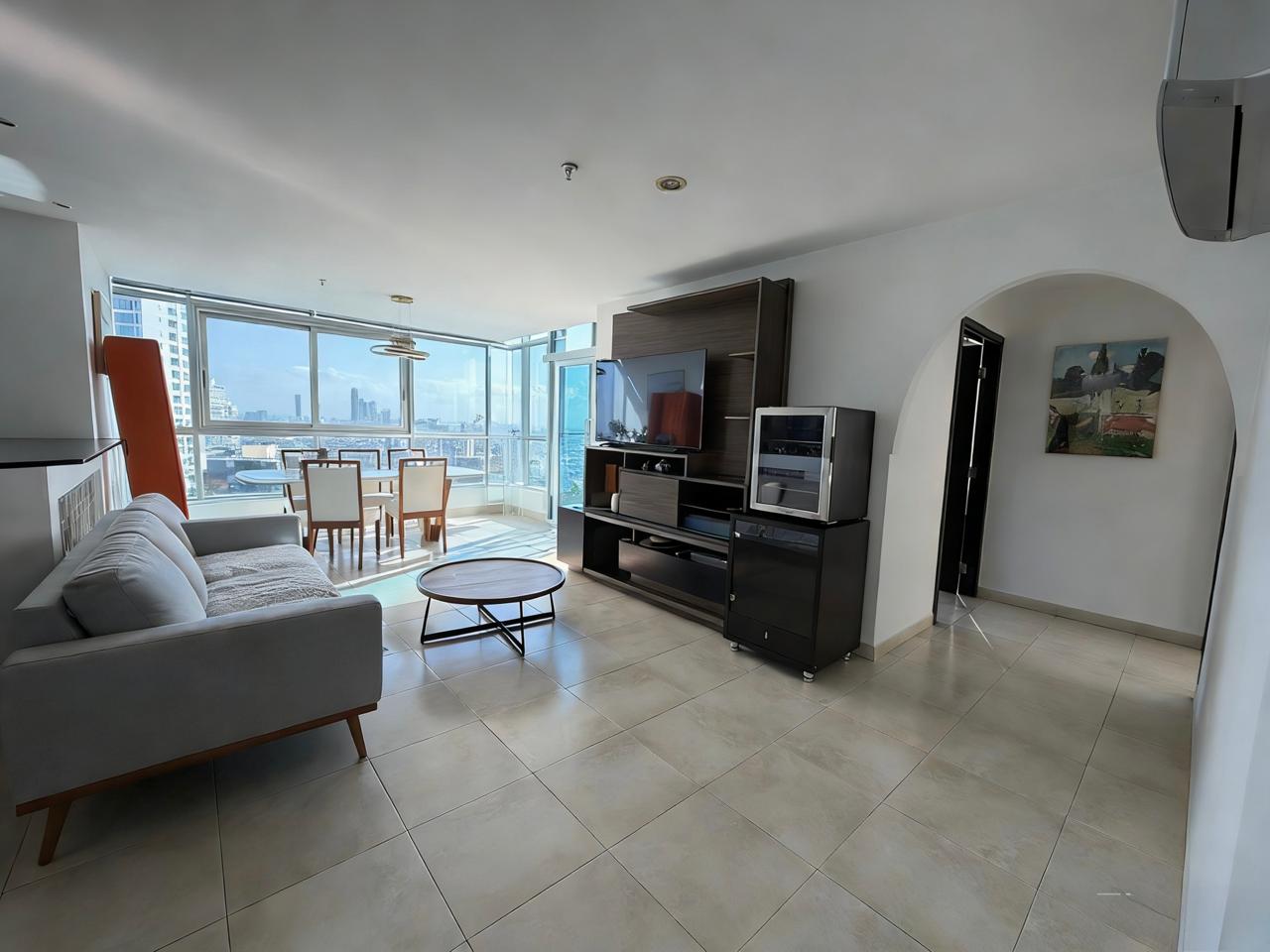 Apartamento Amoblado de 2 Habitaciones en PH Riverside Costa del Este