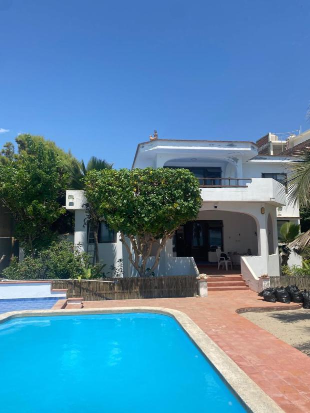 BEACHFRONT HOUSE MANCORA 4BED 3BATH WITH TERRACE POOL FOR SALE