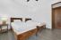 Modern 2 Bedroom, 2 bath home close to Beaches