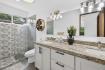 Modern 2 Bedroom, 2 bath home close to Beaches