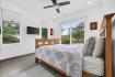 Modern 2 Bedroom, 2 bath home close to Beaches