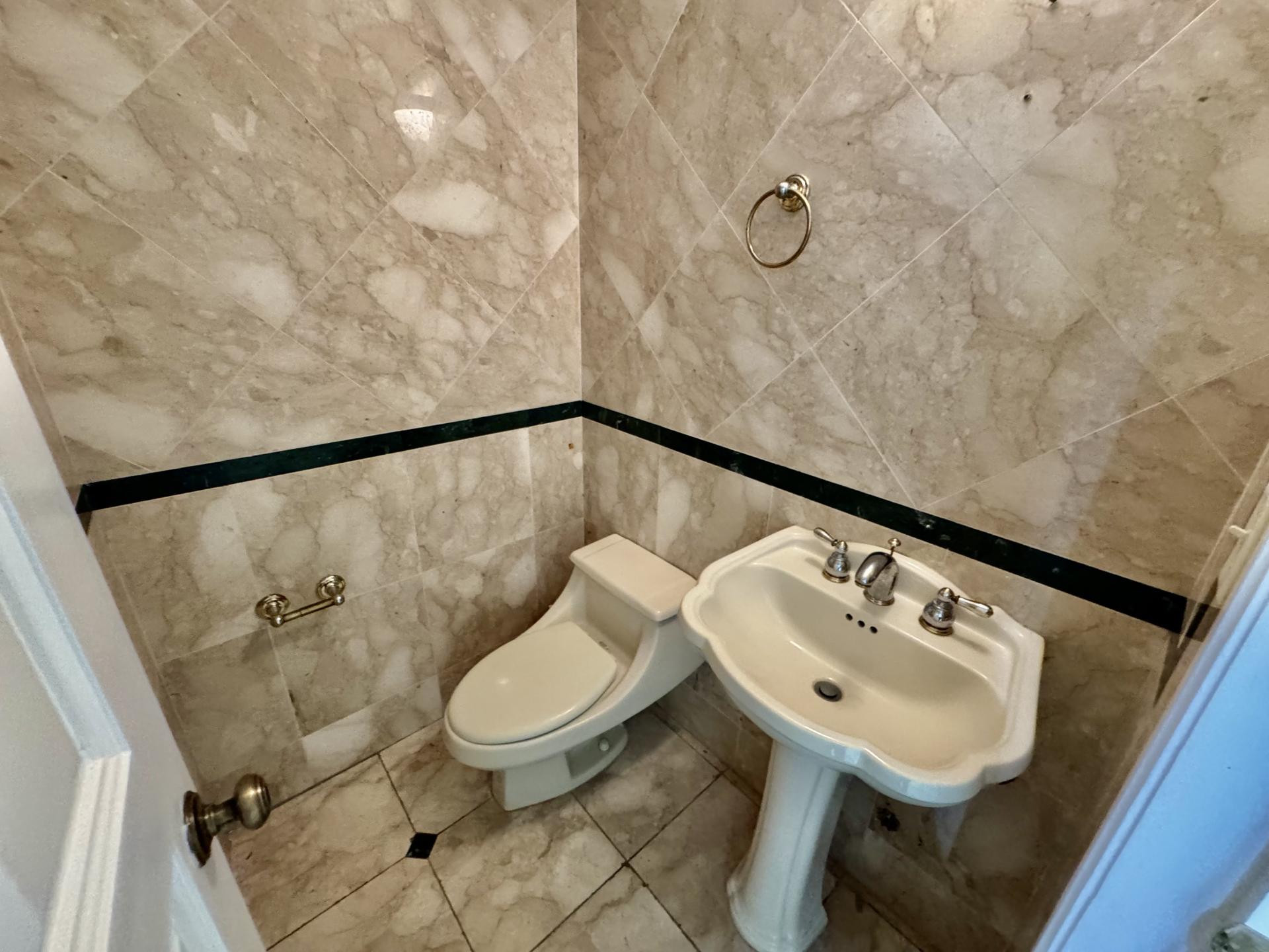 Apartamento de 3 Recámaras con Vista al Mar en Venta en Golden Palace Paitilla