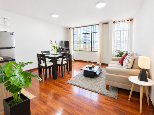 DEPARTAMENTO AMOBLADO 2HAB MIRAFLORES CERCA AL KENNEDY Y  LARCOMAR